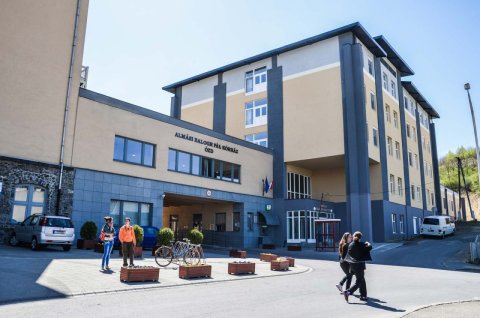 Korházbejárat